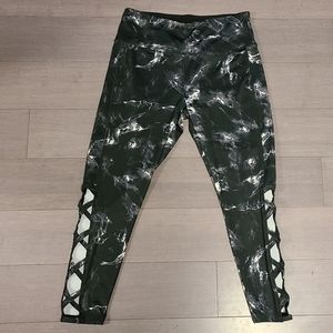 Marbled workout leggings